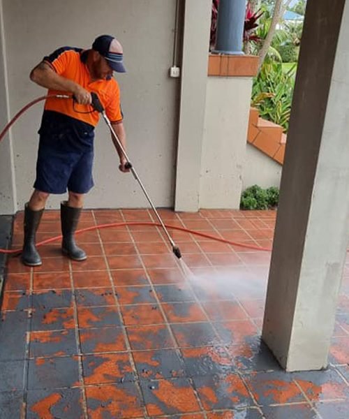 0001_Apex-Custom-Coatings-Pressure-Washing-12