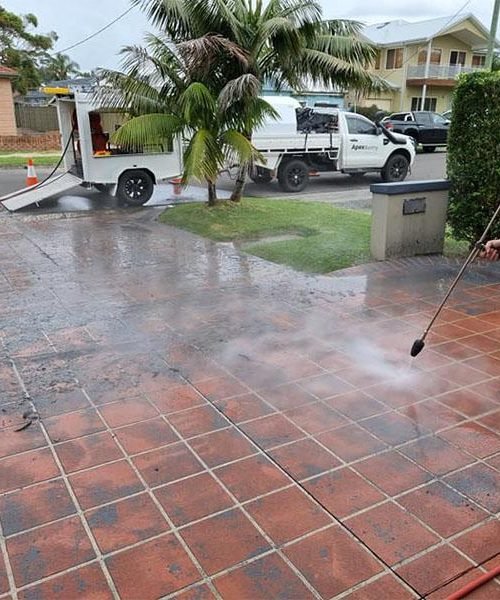 0002_Apex-Custom-Coatings-Pressure-Washing-11 (1)